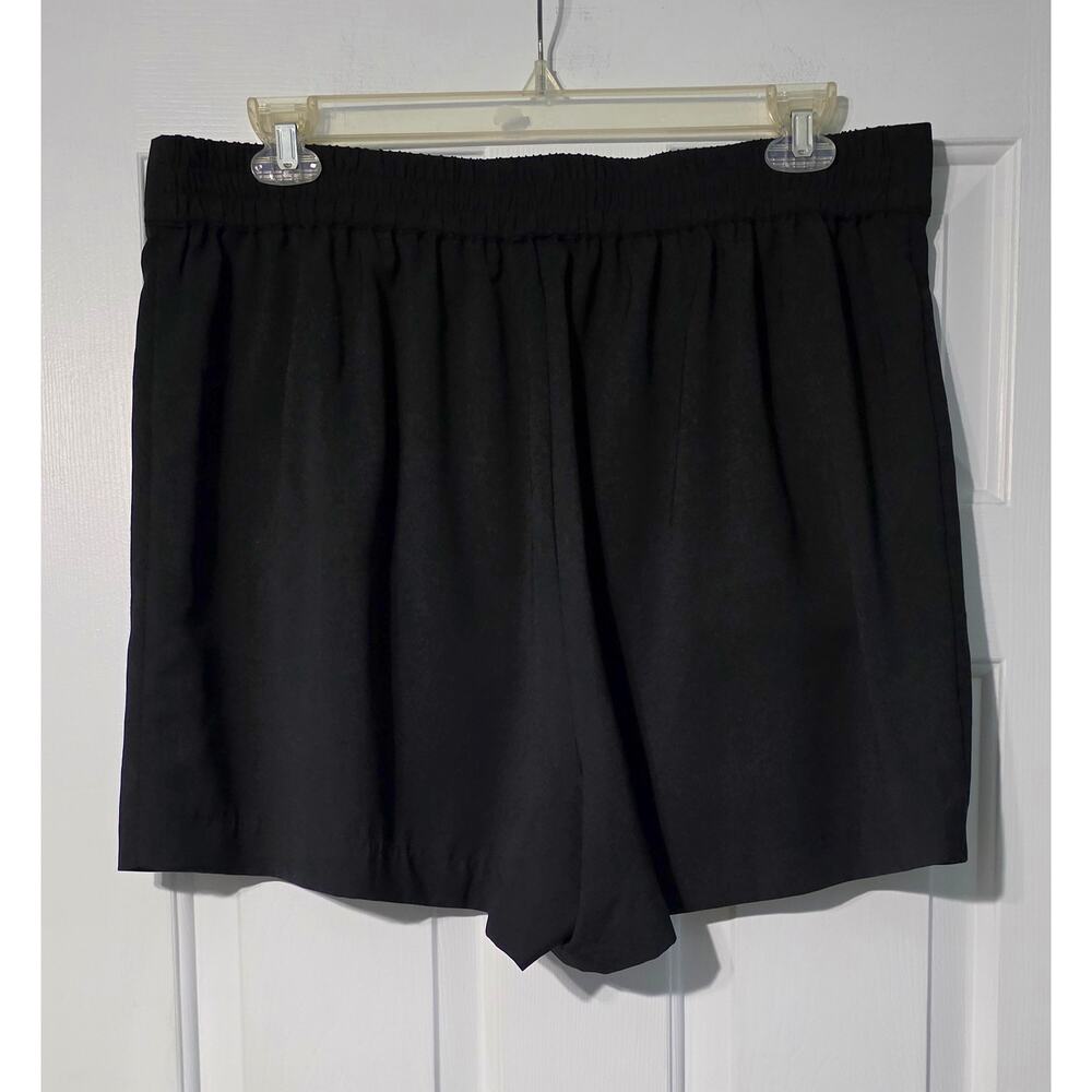 Black Curvy Womens Skort Size 1X Pull on Skies are Blue